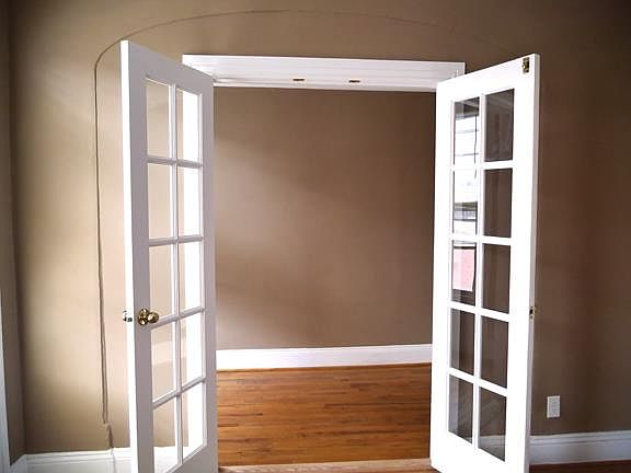 3rd image of 132A 8th St #2