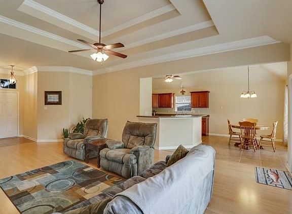 4th image of 403 Country Cottage Blvd