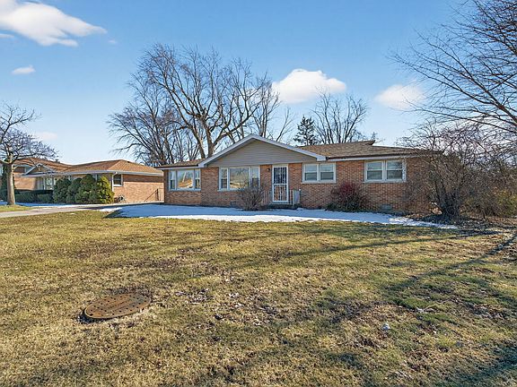 3rd image of 7929 W 74th St