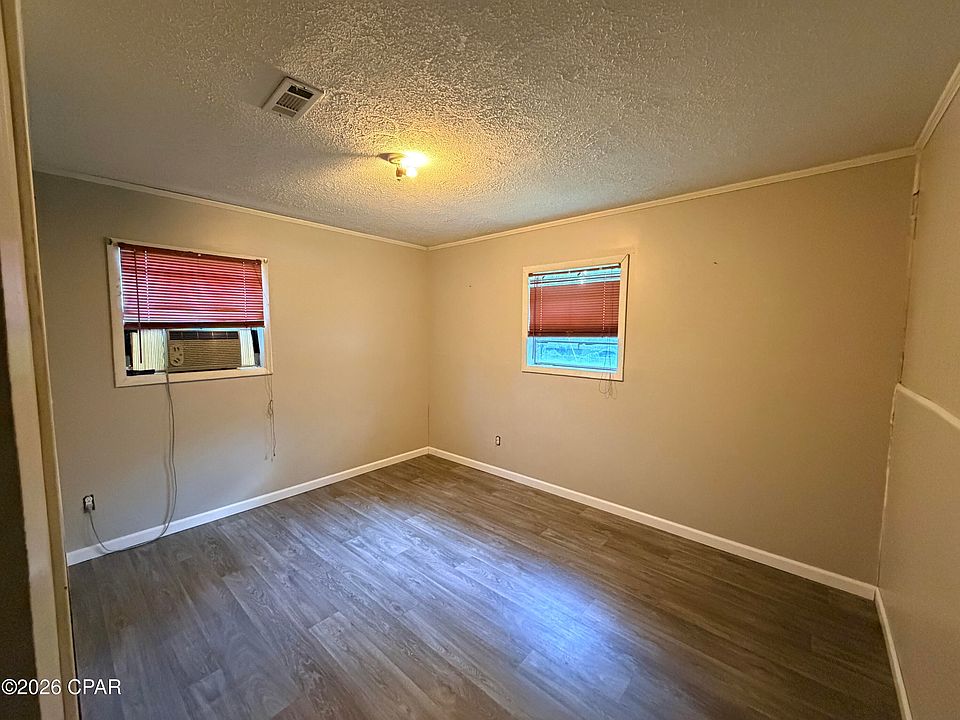 19th image of 1184 Farmer Rd
