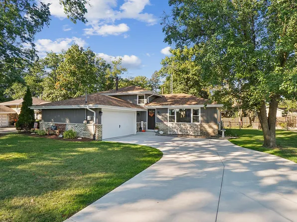 125 Kimber Dr, New Lenox, IL 60451