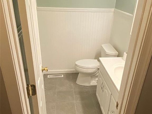 5th image of 99 Macel Dr