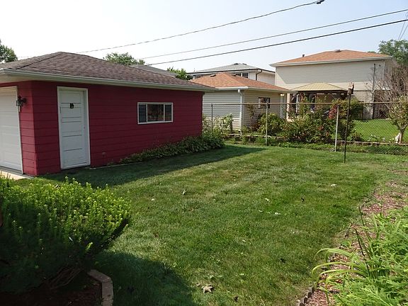 4th image of 5616 W 100th St