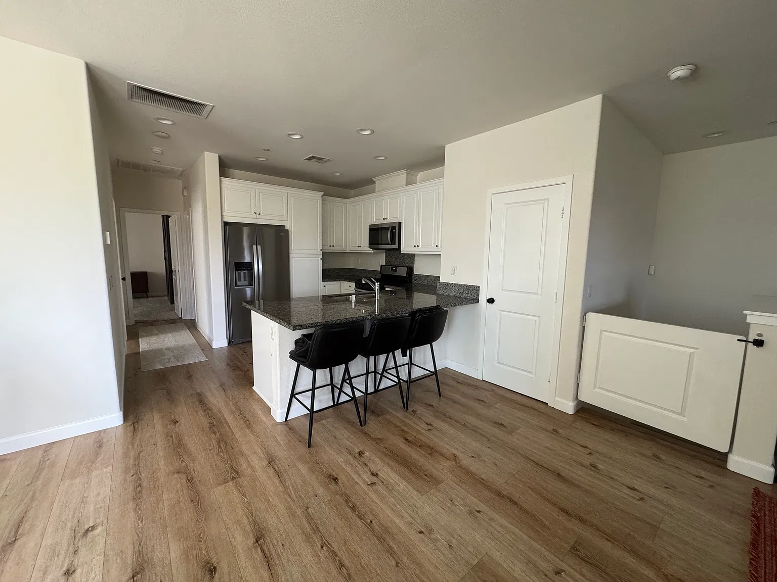 2 bed, 1164 sqft, $2,950 — Photo 4