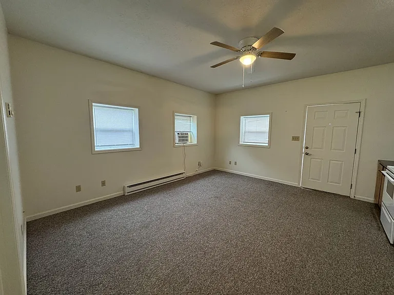 646-650 Hillwood Dr #652 — Photo 4