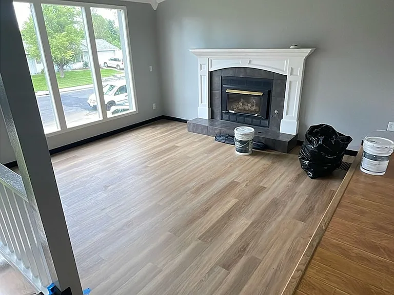 814 E Brady Ct — Photo 4