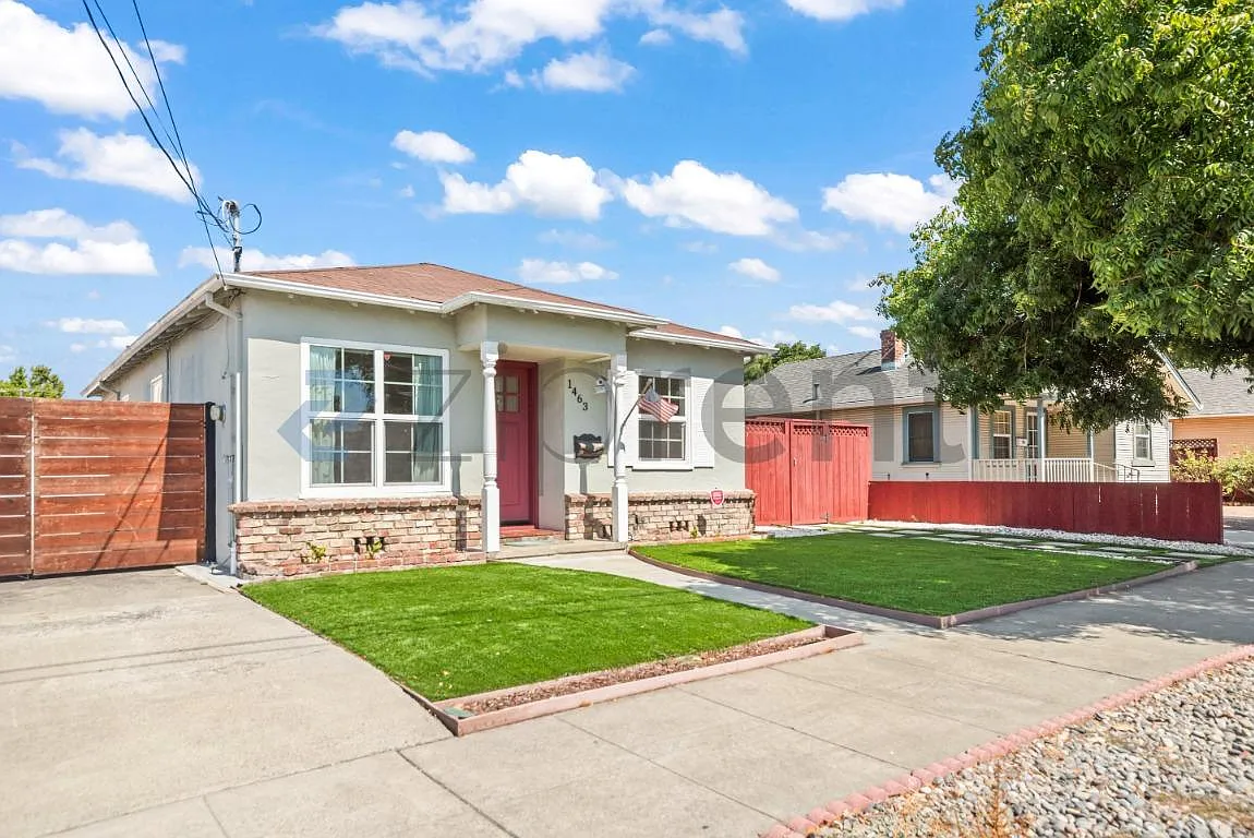 3 bed, 1.5 bath, 1222 sqft, $4,620 — Photo 2
