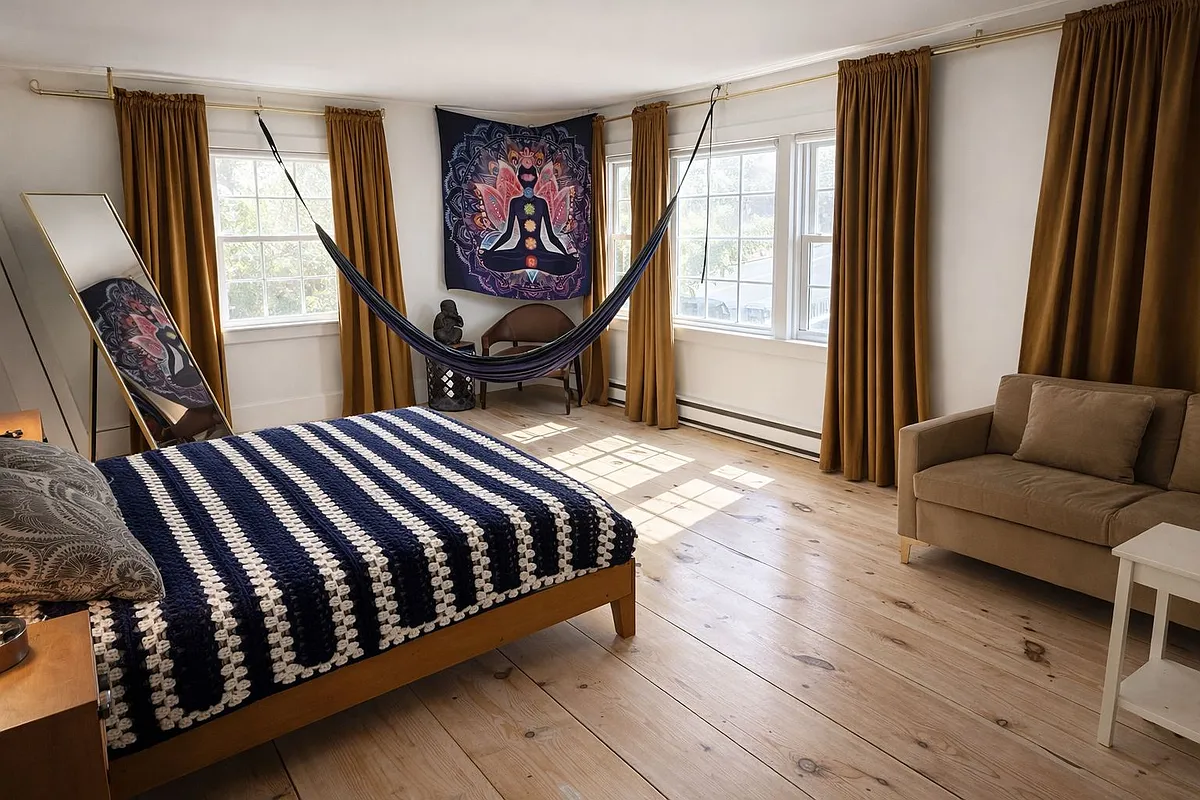 Spacious master with queen bed, dual closets, and great natural light. - 52 High St