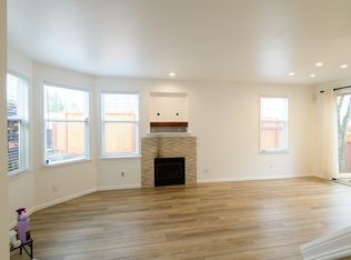 10547 Midvale Ave N UNIT D, Seattle, WA 98133