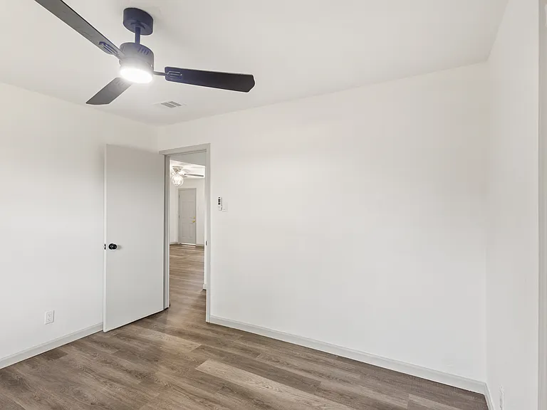 3812 David Ln — Photo 19