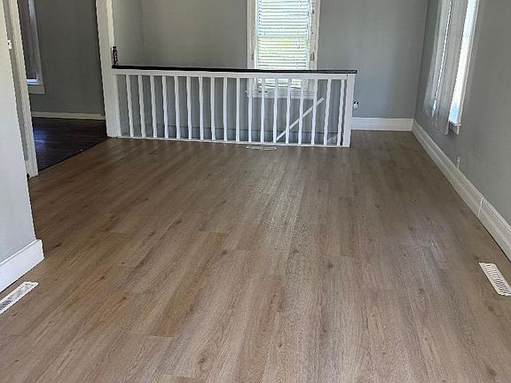 4th image of 81 N Lynn Ave