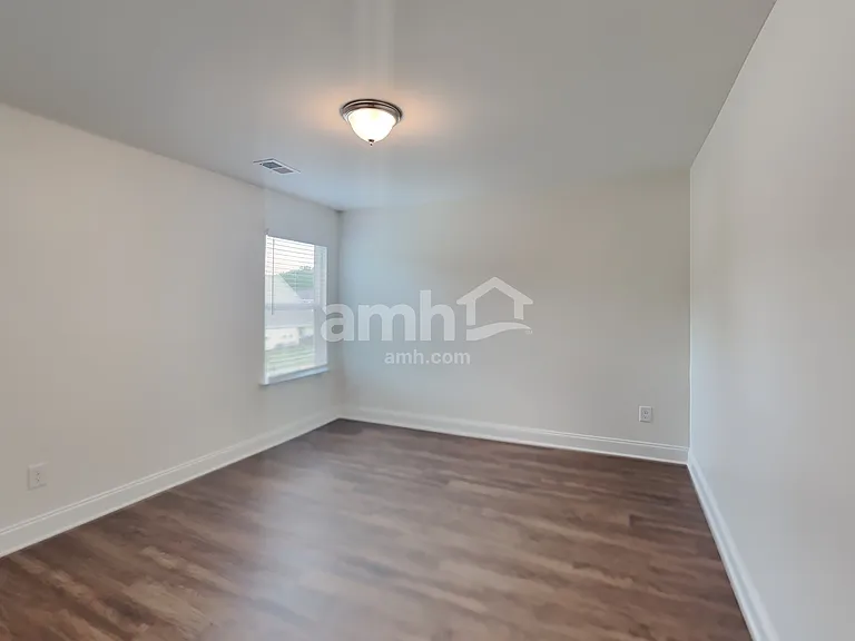 405 Levon Ct — Photo 26