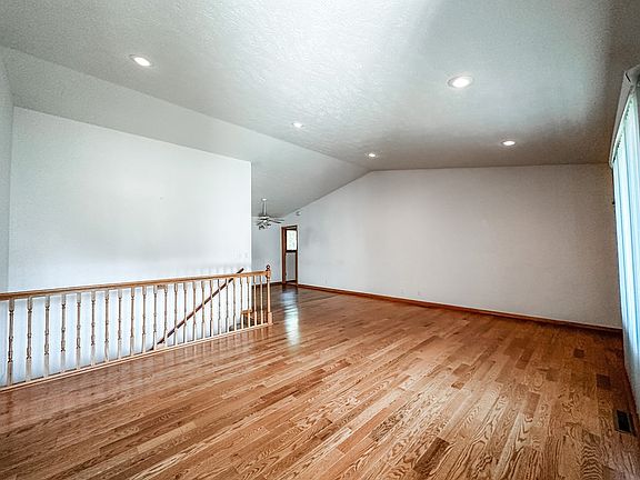 3rd image of 3111 Magnolia Ct