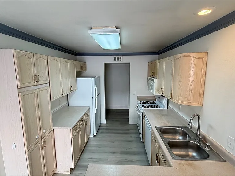 8413 Blazing Sun Ave — Photo 13