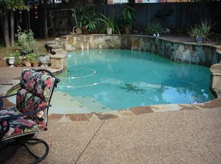 2004 Barton Springs Dr, Corinth, TX 76210