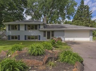 5530 Manitou Ln, Shorewood, MN 55331