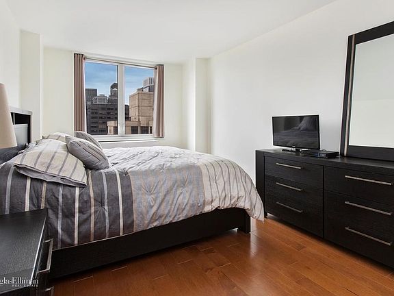 2nd image of 211 E 46th St #34H