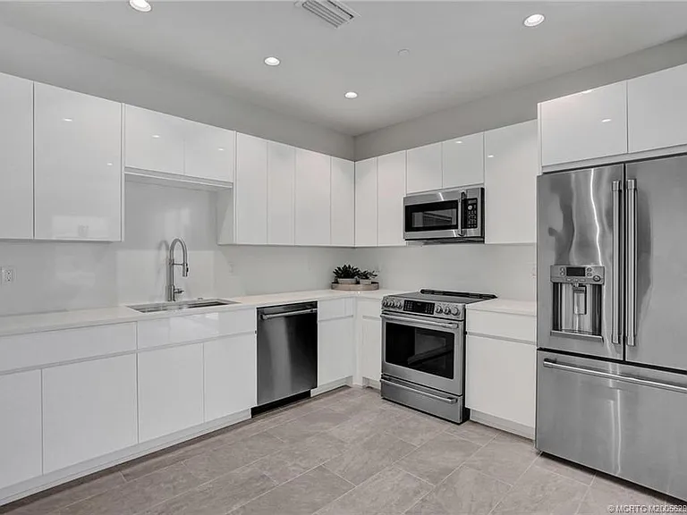 41 Seminole Southwest St #209 — Photo 13