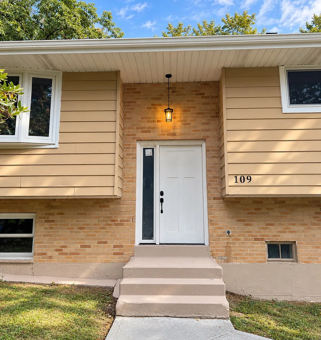 4 bed, 1900 sqft, $2,700 — Photo 2