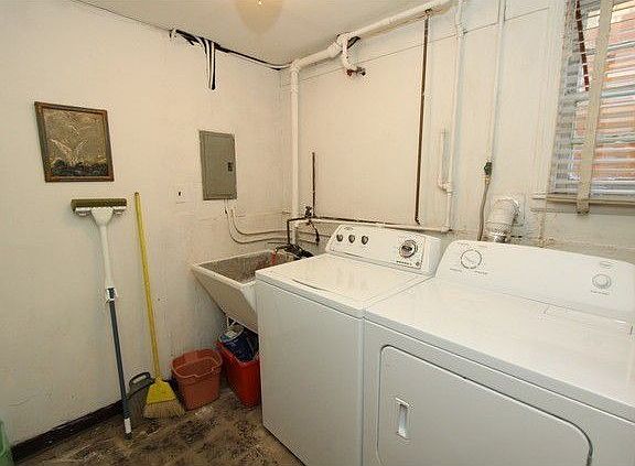 2nd image of 3907 Keeney St