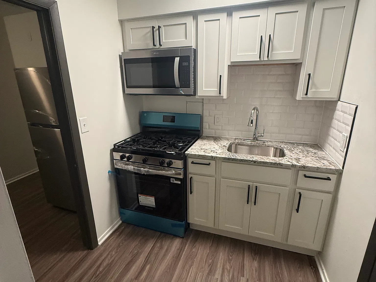 2 bed, 450 sqft, $1,200 — Photo 1