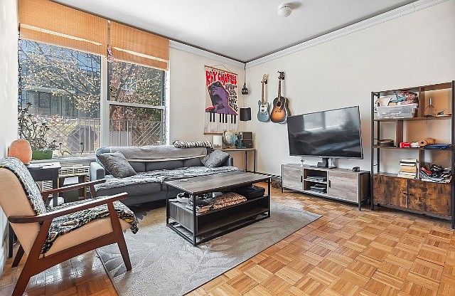1st image of 99 Kingsland Ave APT 104