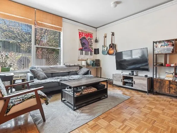 99 Kingsland Avenue image 1 of 6