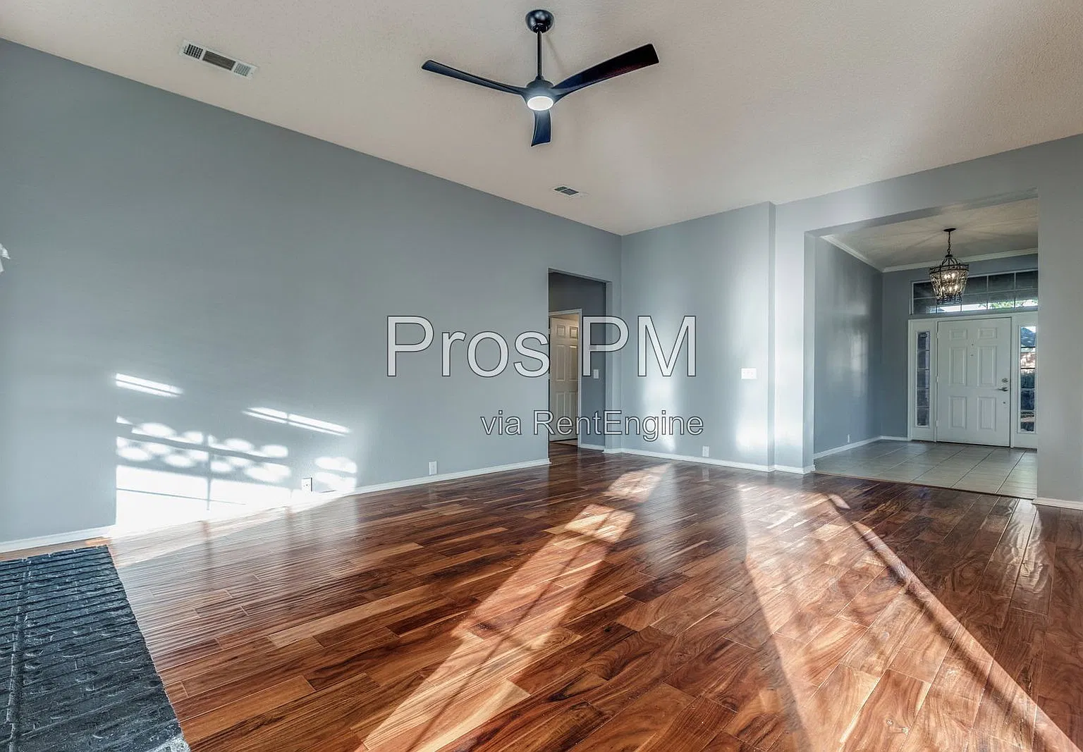 3 bed, 2.0 bath, 2222 sqft, $2,750 — Photo 2