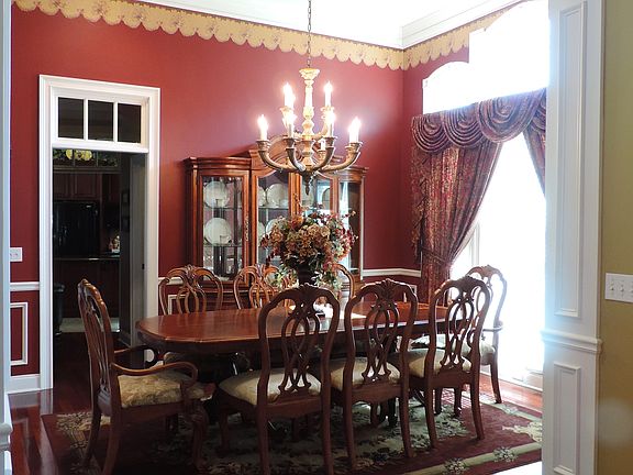 Formal Dinning Room