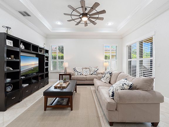 5th image of 10117 SW Canossa Way