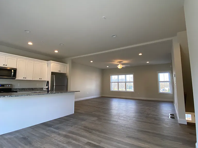 327 White Oak Rd #6 — Photo 5