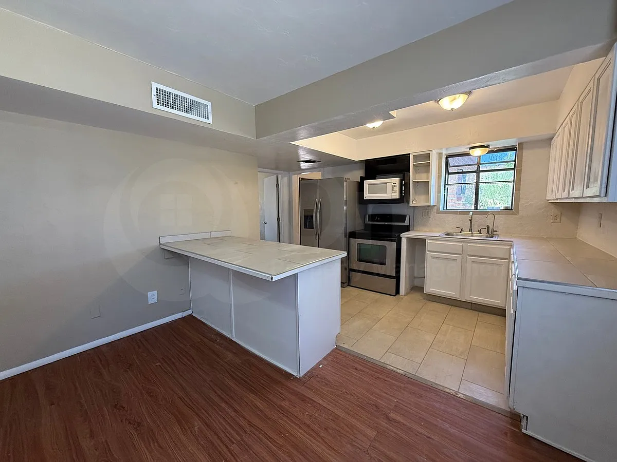 3 bed, 2.0 bath, 1755 sqft, $1,849 — Photo 4