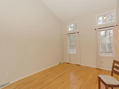 569 Highwood Cir — Photo 13