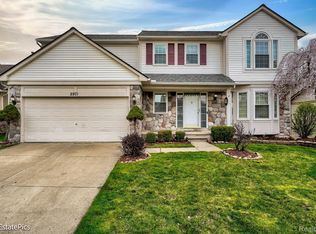 2971 River Meadow Cir, Canton, MI 48188
