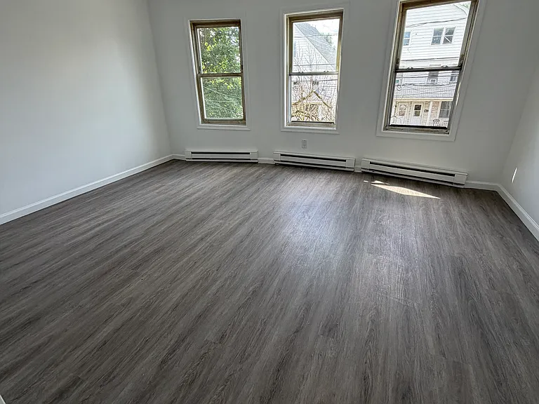 308-310 Barney St #2 — Photo 3