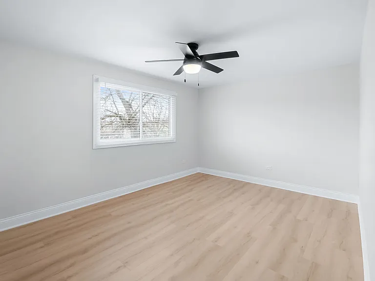 13527 S Mackinaw Ave — Photo 15