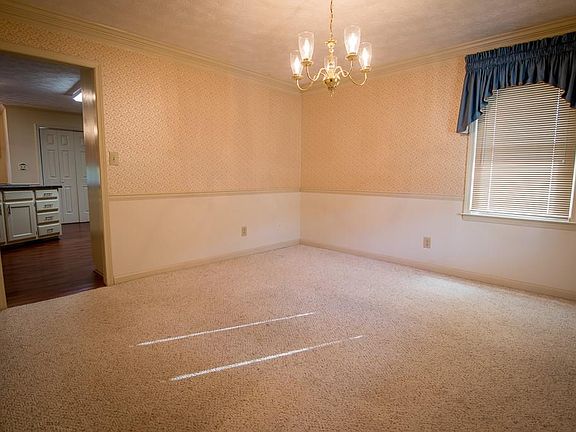 3rd image of 3483 Honeycomb Dr SE