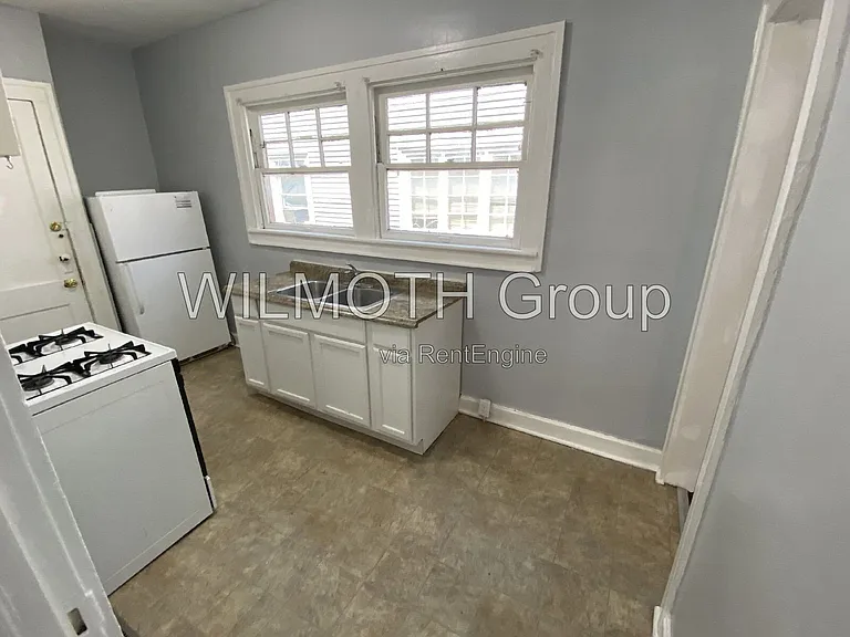 634 E 37th St #2 — Photo 6