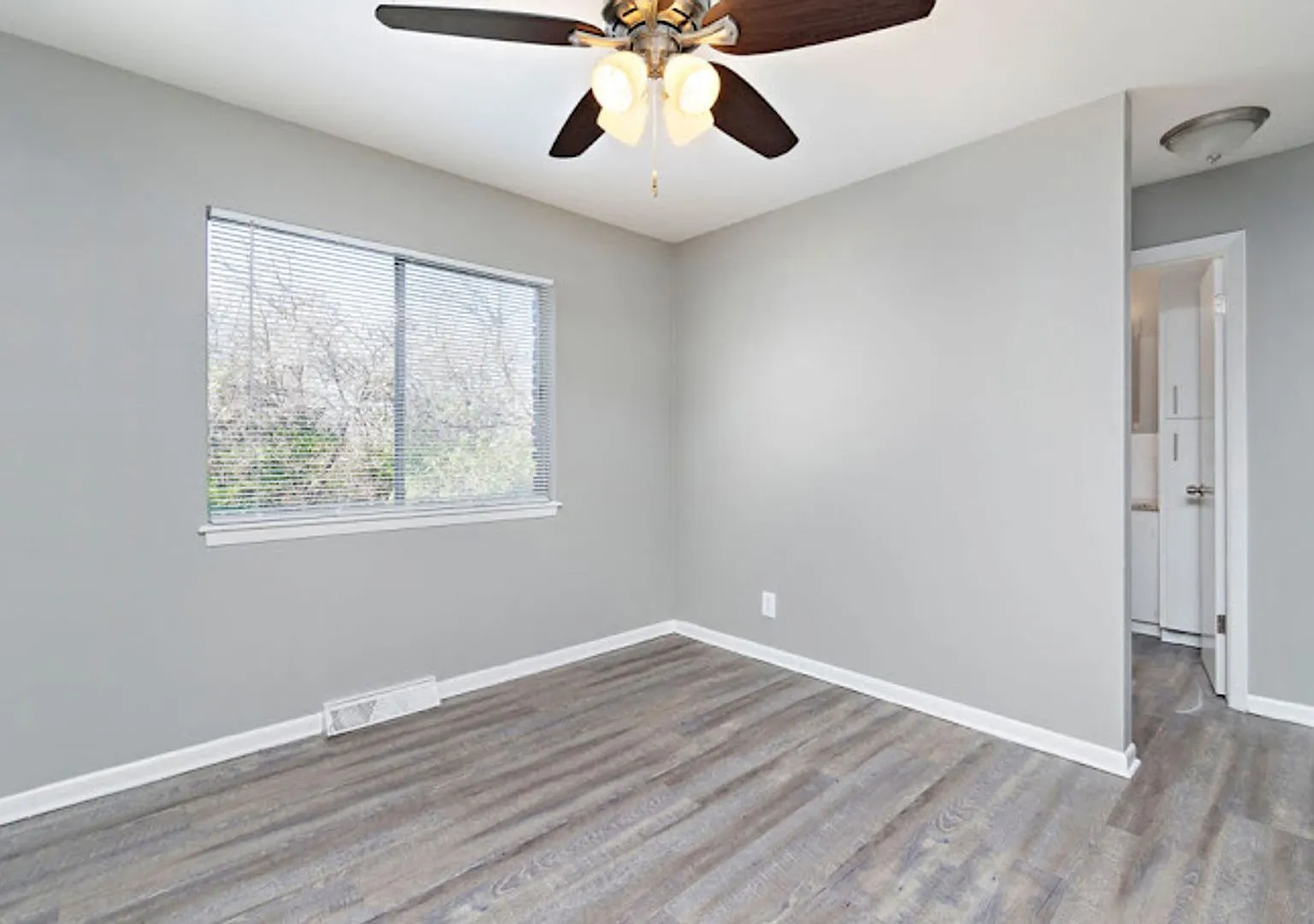Chapel Hill KC Apartments — Photo 3