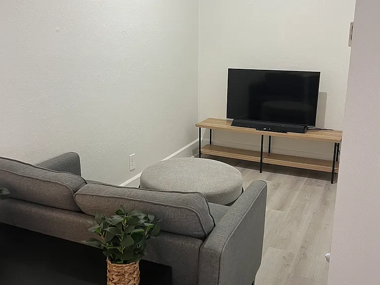 1121 Cherry St NE #1121 — Photo 4