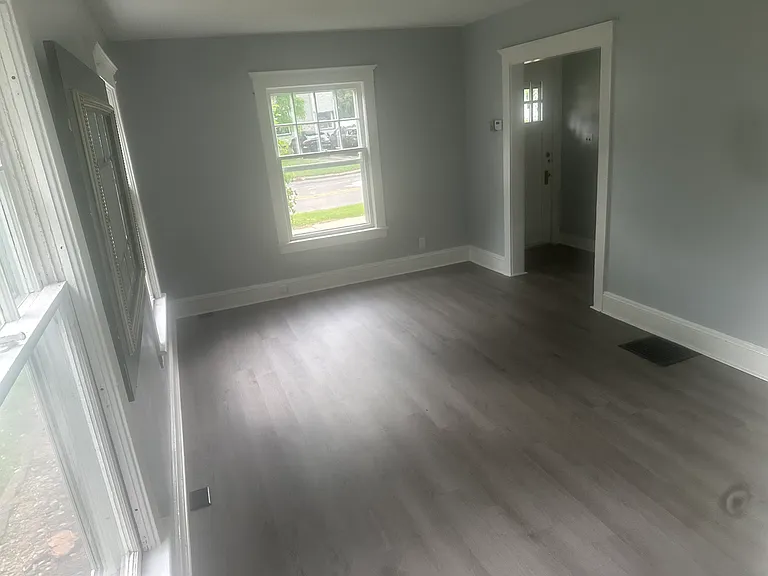 615 W Morrell St — Photo 17