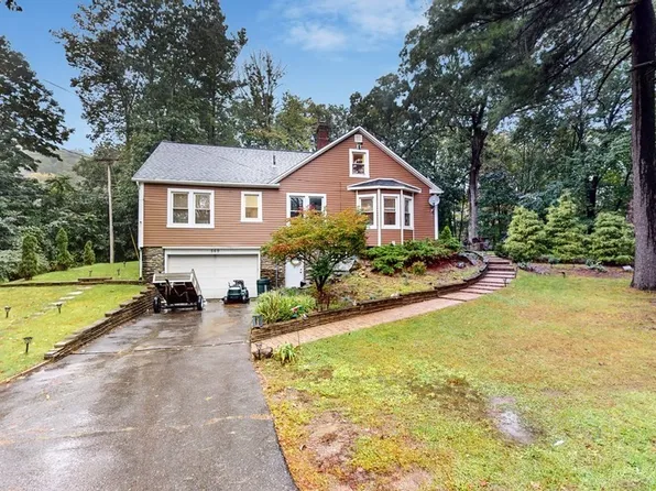 569 Mill St, Worcester, MA 01602