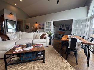2314 W Moffat St APT 4, Chicago, IL 60647