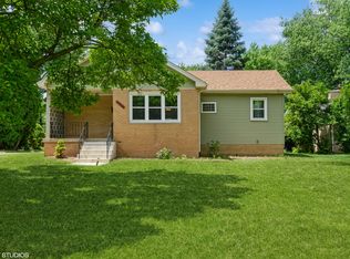 8220 Schreiber Dr, Munster, IN 46321