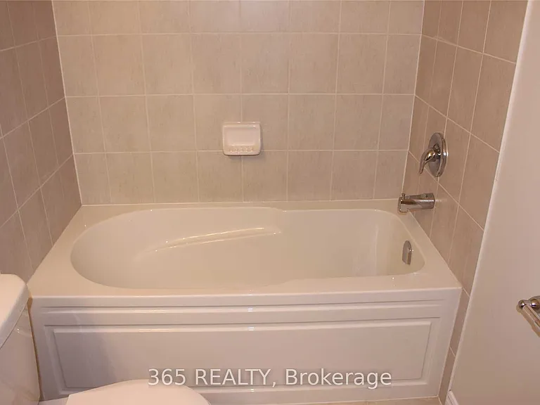 200 Veterans Dr #194 — Photo 12