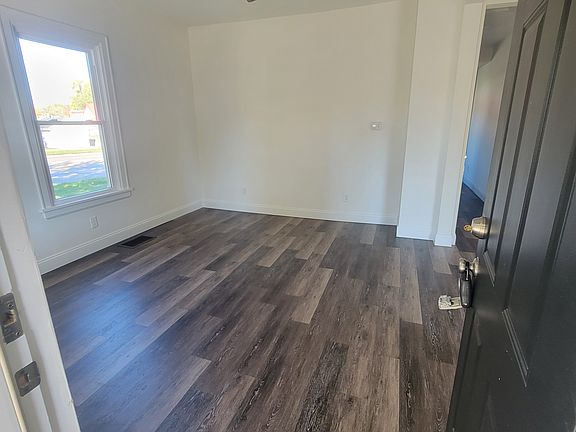 5th image of 1107 Elwood St