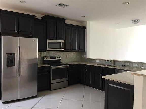 3rd image of 810 W Village Cir #810