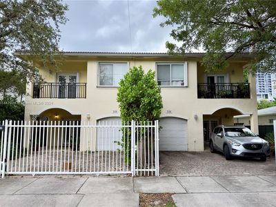 3156 Plaza St, Miami, FL, 33133