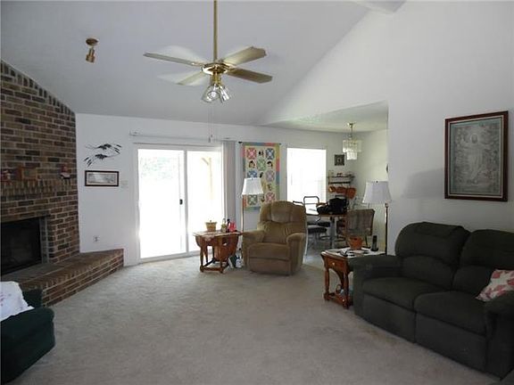 2nd image of 4306 Willow Springs Dr