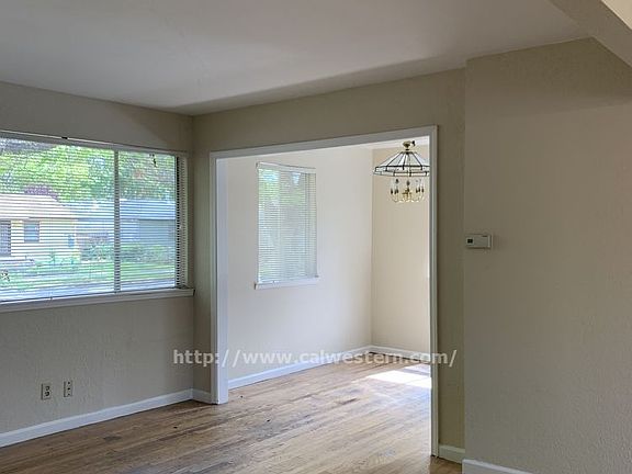 4th image of 1573 Mackey Ave